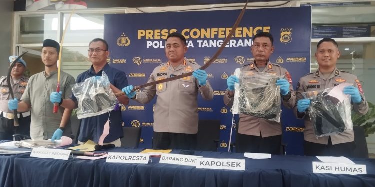 Pelajar Itu Dibunuh 14 Pelajar, Mayatnya Mengambang di Kali Adem