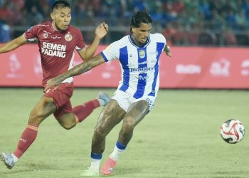 Persib Menang di Kandang Semen Padang, Borneo Jaga Persaingan