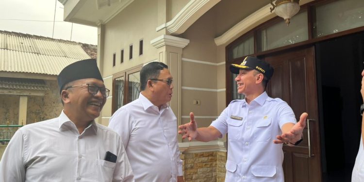 Pertemuan Empat Mata Hasbi-Amir Hamzah Akhiri Ketegangan di Pendopo Lebak
