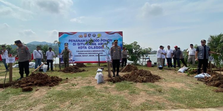 Wali Kota Robinsar Hadiri Gerakan Penanaman 1.000 Pohon di Situ Rawa Arum