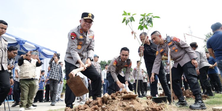 Dukung Gerakan Indonesia ASRI, Polda Banten Tanam 1.000 Pohon di Situ Rawa Arum
