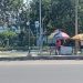 Sejumlah pedagang kaki lima berjualan di Taman Layak Anak Cilegon.