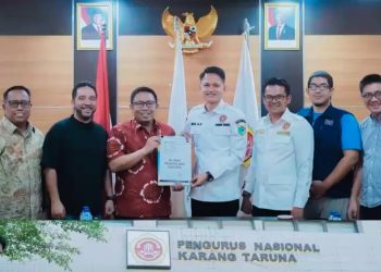 Terima SK PNKT, Iing dan Jojon Resmi Disahkan Menjadi Ketua dan Sekretaris Karang Taruna Kabupaten Pandeglang Periode 2026–2030