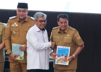 Bupati Tangerang, Maesyal Rasyid saat menghadiri peluncuran Buku Panduan dan Bahan Ajar Pendidikan Anti Korupsi, Senin 11 Mei 2026.