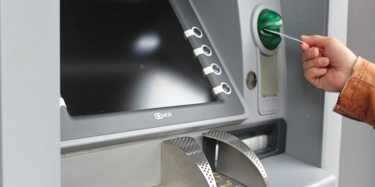 Kenapa Uang di ATM Bisa Hilang? Ini Penyebabnya