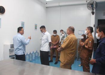 Wakil Bupati Lebak Amir Hamzah saat monitoring dapur SPPG.