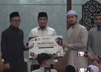 Salat Subuh Akbar Berhadiah Umroh, Ribuan Jamaah Padati Masjid Agung Cilegon