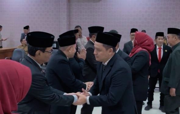 Hadiri Pelantikan Pejabat Eselon IIb, Ketua DPRD Pandeglang Berharap Dapat Menjalankan Amanah