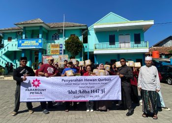 Paramount Petals Salurkan Hewan Kurban ke 48 Lokasi di Kabupaten Tangerang