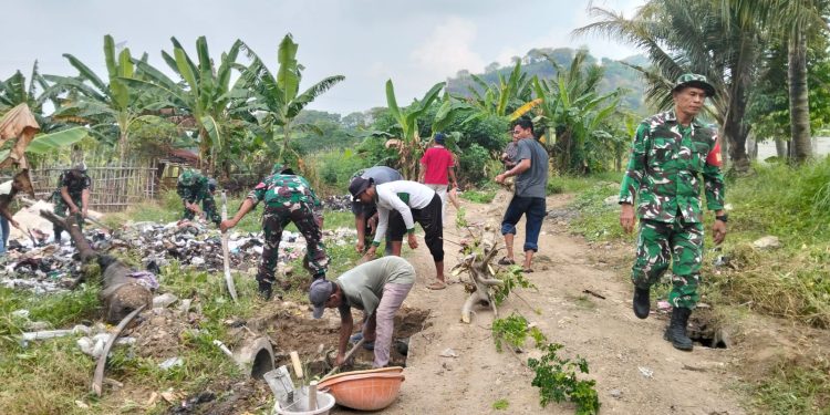Gotong Royong Bersama Warga, TMMD Kodim Cilegon Perbaiki Akses Jalan Beji–Ciranggon