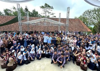 Dukung Program Prabowo dan Kemendikdasmen, Ali Zamroni Resmikan Program Revitalisasi Sekolah di Lebak