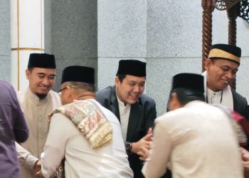Ketua DPRD Kota Cilegon Rizki Khairul Ichwan usai pelaksanaan Salat Id di Masjid Agung Cilegon Nurul Ikhlas, Rabu 27 Mei 2026.