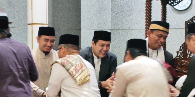 Ketua DPRD Kota Cilegon Rizki Khairul Ichwan usai pelaksanaan Salat Id di Masjid Agung Cilegon Nurul Ikhlas, Rabu 27 Mei 2026.