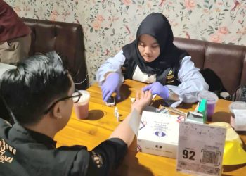 Cek kesehatan di kafe Karawaci