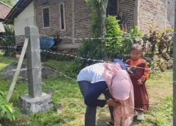 Jalan Ditutup Kawat Berduri oleh Pemilik Lahan, Warga Kaduheuleut Protes