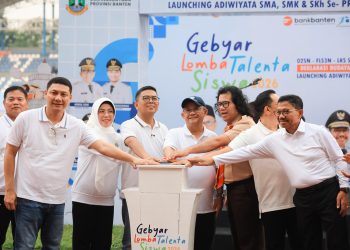 Mendikdasmen Abdul Mu’ti, Gubernur Banten Andra Soni, serta para pejabat lainnya saat pembukaan Gebyar Lomba Talenta Siswa 2026 O2SN, FLS3N, dan LKS di Stadion Benteng Reborn, Kota Tangerang, Sabtu (9/5/2026). Kegiatan itu juga dirangkaikan dengan Deklarasi Budaya Sekolah Aman dan Nyaman serta peluncuran Adiwiyata SMA, SMK, dan SKh se-Provinsi Banten
