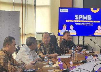 Rapat koordinasi pengawasan penyelenggaraan pelayanan publik bidang pendidikan, serta melakukan peninjauan ke SMA Negeri 2 Kota Serang bersama Dindikbud dan Inspektorat Provinsi Banten, Kamis, 25 Juni 2026.