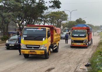Truk Tambang Langgar Jam Operasional di JLS Cilegon, KAHMI Muda Soroti Lemahnya Pengawasan