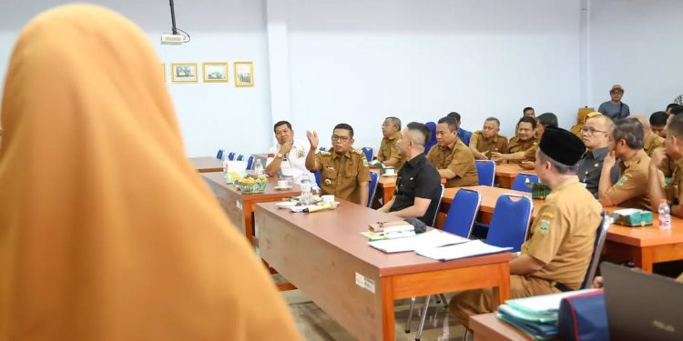 Gubernur Banten Andra Soni memonitoring pelaksanaan SPMB di SMAN 1 Rangkasbitung, Kabupaten Lebak, Senin 22 Juni 2026.
