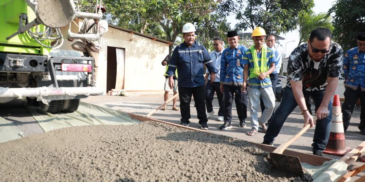 Wali Kota Serang, Budi Rustandi saat tinjau Jalan Kenari.