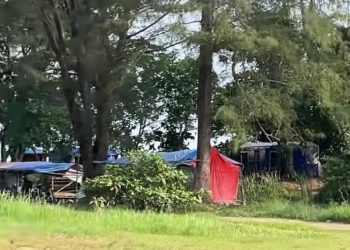 Bangunan kamar mandi yang membuat wisatawan ketakutan karena ada oknum ngintip saat mandi di Pantai Bugel, Desa Banyuasih, Kecamatan Cigeulis, Kabupaten Pandeglang.