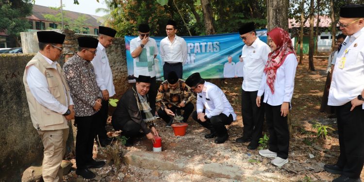 Acara saremonial penyerahan tanda batas tanah wakaf yang dilakukan BPN Banten di Kota Serang (Dok BPN Banten)
