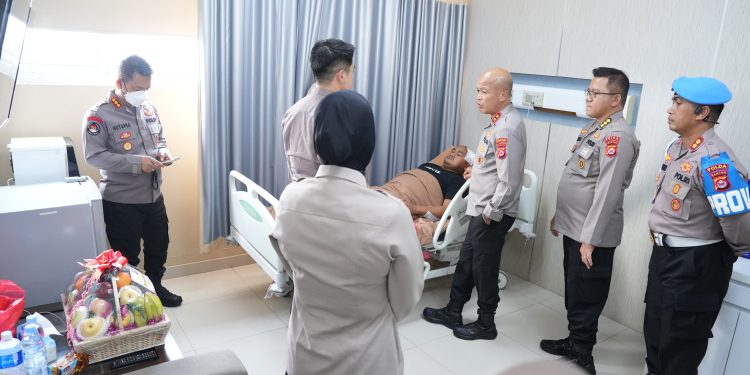 Anggota Brimob Polda Banten Korban Pengeroyokan Jalani Operasi di RS Bhayangkara Jakarta