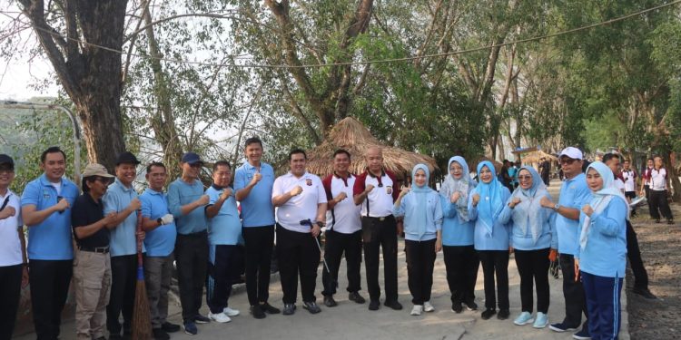 Kapolresta Serang Kota Mengikuti Gerakan Indonesia Asri