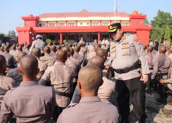 Kapolresta Serang Kota Ikuti Upacara Tradisi Penerimaan Bintara Satbrimobda Polda Banten