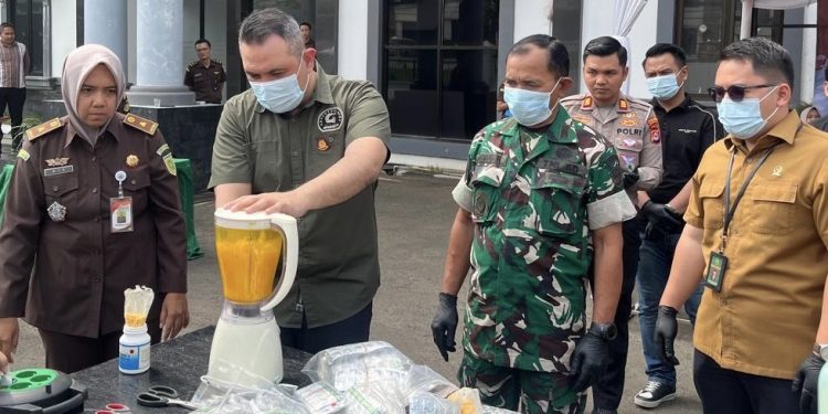 Eksekusi Putusan Pengadilan, Kejari Pandeglang Musnahkan Barang Bukti Senilai Rp 348,8 Juta