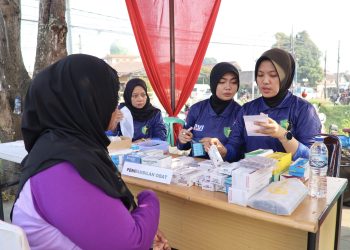 Polda Banten Hadirkan Pengobatan Gratis dan Bantuan Sosial bagi Masyarakat Kampung Sukadana