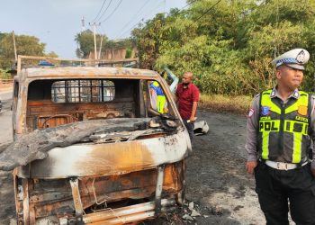 Mobil Pikap Ludes Terbakar di JLS Cilegon, Sopir Kabur Masih Diburu Polisi