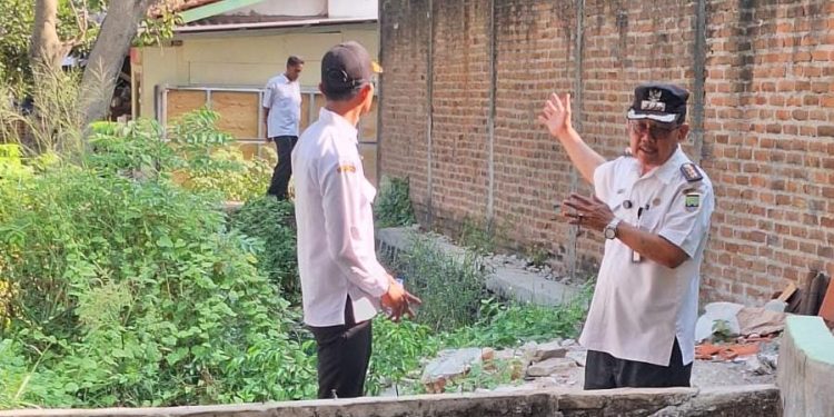 Puluhan Bangli Berdiri di Atas Kali Cibeber, Warga Diminta Lakukan Pembongkaran Mandiri