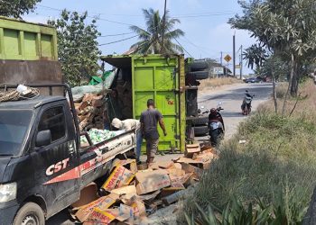 Truk Bermuatan Susu Kaleng Terguling di JLS Cilegon, DPUPR Akan Evaluasi Kelandaian Jalan