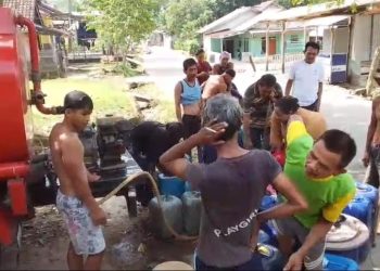 Kekeringan Banten, BPBD Salurkan 5.000 Liter Air Bersih untuk Warga Pandeglang