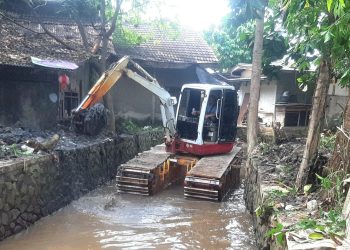 Musim Kemarau, SDABMBK Tangsel Percepat Normalisasi Sungai untuk Cegah Banjir