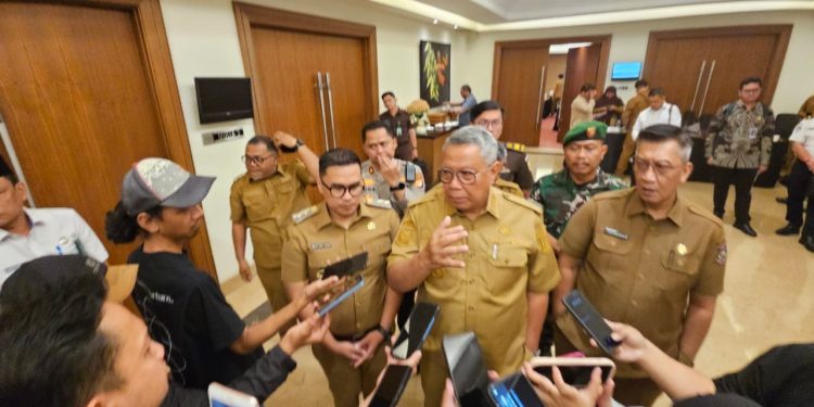 Wali Kota Tangsel Benyamin Davnie