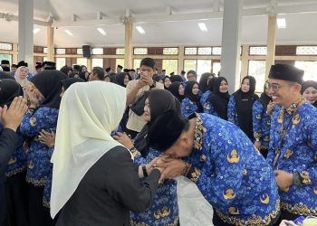 Bupati Dewi Lantik 132 Pejabat, Ini Daftarnya