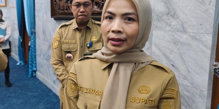 Bupati Serang, Ratu Rachmatuzakiyah