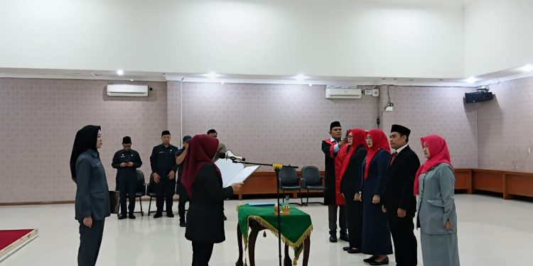 Bupati Lantik Tiga Kepala Dinas dan Direktur RSUD Berkah, Ini Daftar Namanya