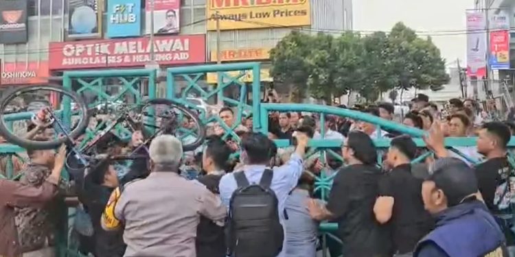 Hakim Perintahkan Menag Cabut KMA Integrasi Sekolah UIN Jakarta