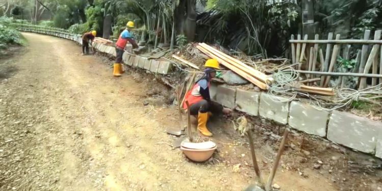 Perbaikan Jalan Sangego Selatan Masuk Tahap Pemadatan, Tiga Bulan Selesai