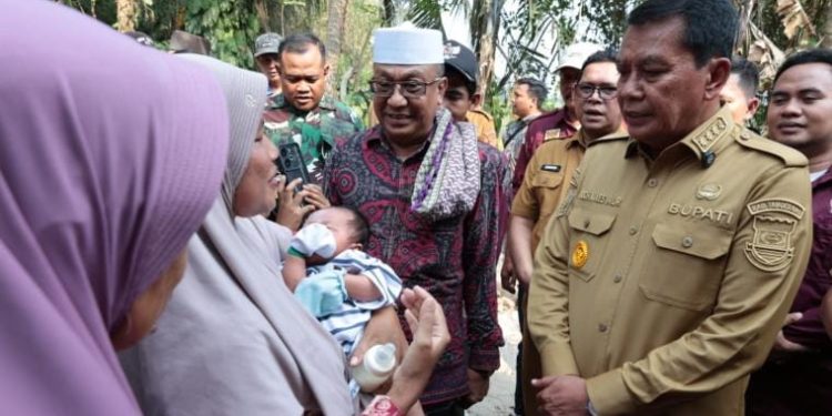 Rumah Warga Roboh Diterjang Puting Beliung, Bupati Maesyal Pastikan Segera Dibangun