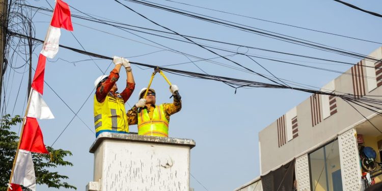Pilar Geram Kabel Fiber Optik Ilegal Kembali Dipasang di Tangsel