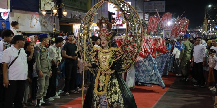 Ribuan Warga Padati Royal Baroe, Pawai Budaya Kota Serang Diikuti 1.200 Peserta