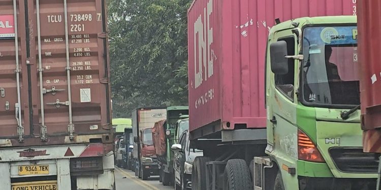 Kemacetan Panjang di Jl Telesonik, Pengendara dari Citra Raya Diimbau Cari Jalur Alternatif