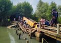 Truk Bermuatan Pasir Melintas, Jembatan 25 Meter di Pandeglang Ambruk