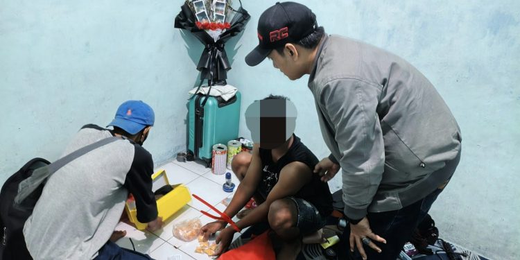 Polsek Neglasari Tangkap Pengedar Ribuan Butir Obat Keras