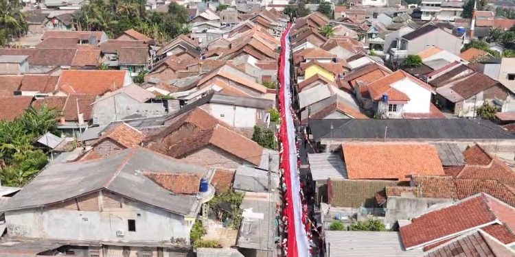 bendera Merah Putih 300 meter Ciwaduk Gede