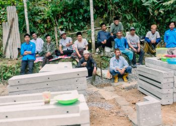 KNPI Pandeglang Bedah Rumah Warga Kaduhejo